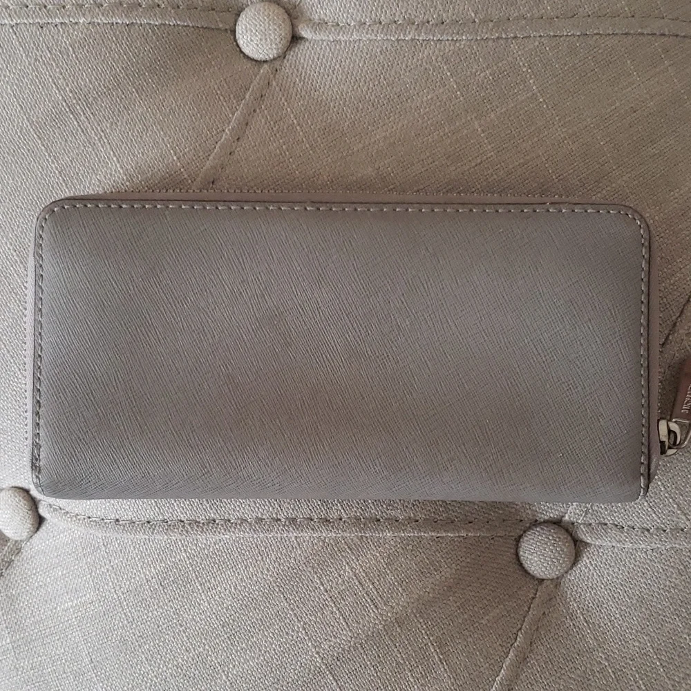 Michael Kors Gray Leather Zip Clutch Waller
